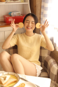 背蔻驰的妮可