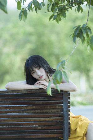 穿书炮灰女配不上进